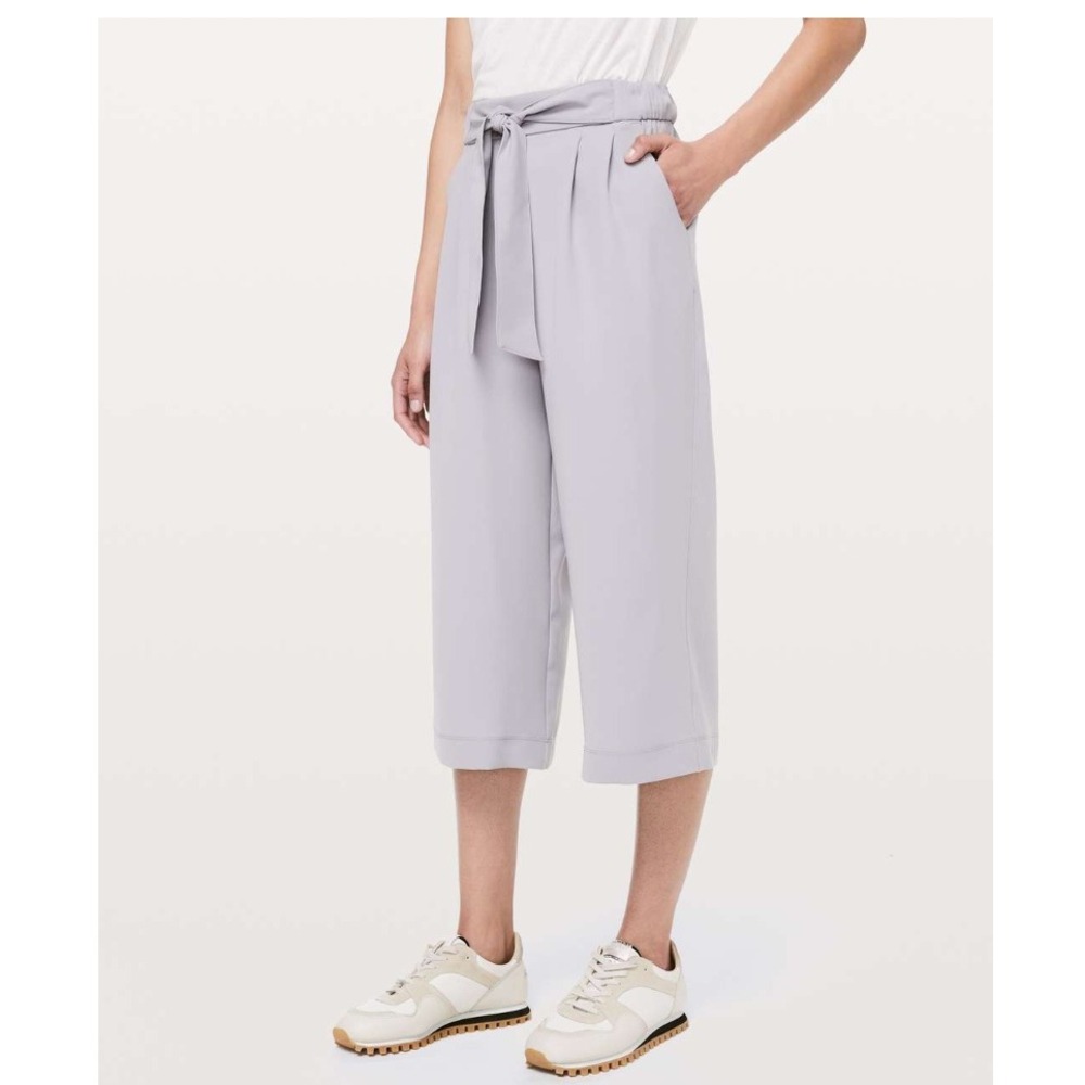 Lululemon Noir Crop Pants Silverscreen High Rise Belt LW6AYAS Size 8